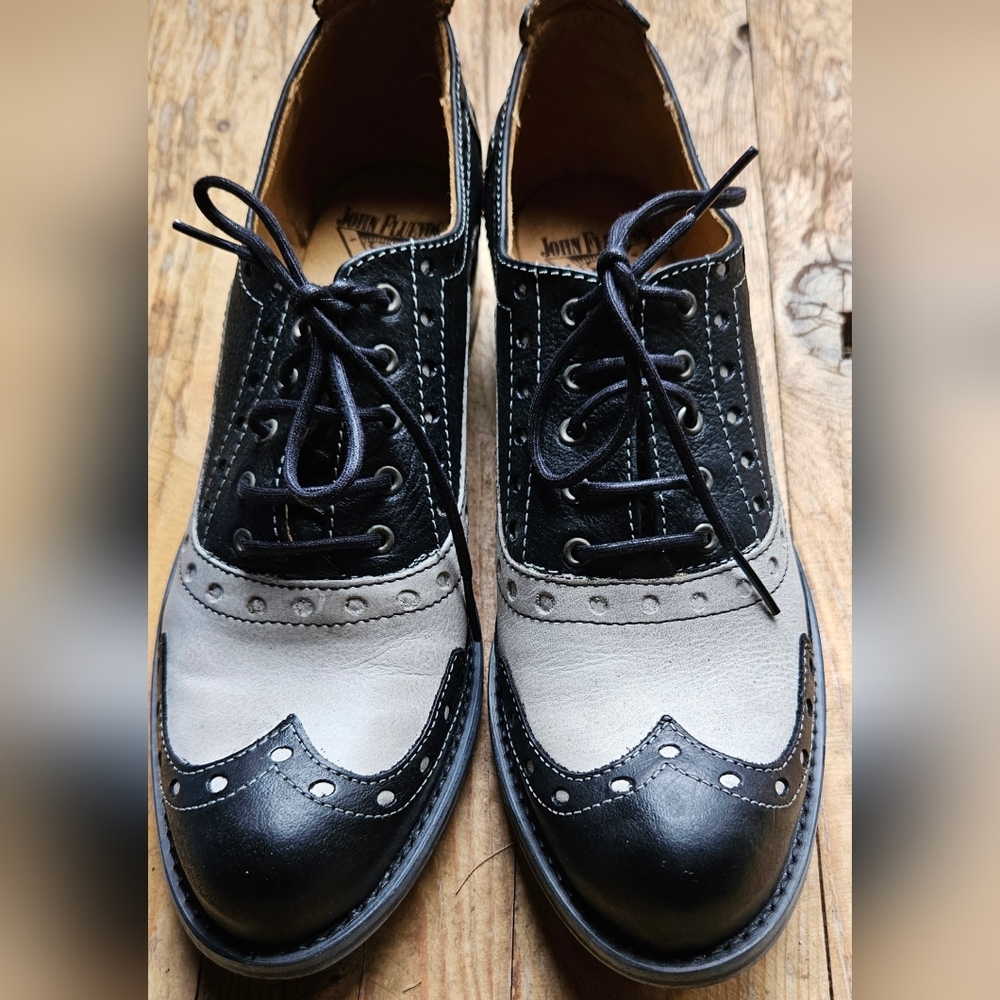 John Fluevog Brogues womens size 8 Black & light Grey (alomost Cream) leather.